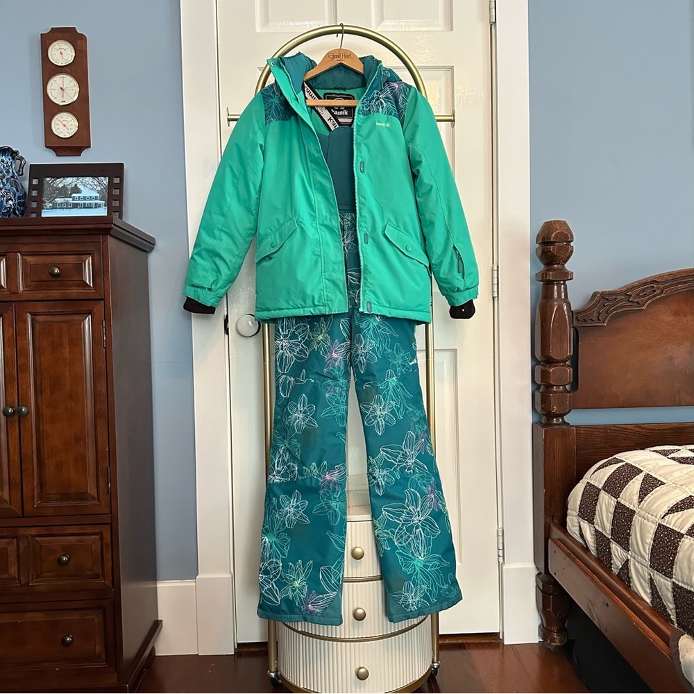 Kamik Insulated Ski Coat & Bib Snowpant Set (Girl’s Size 12) — Like New!